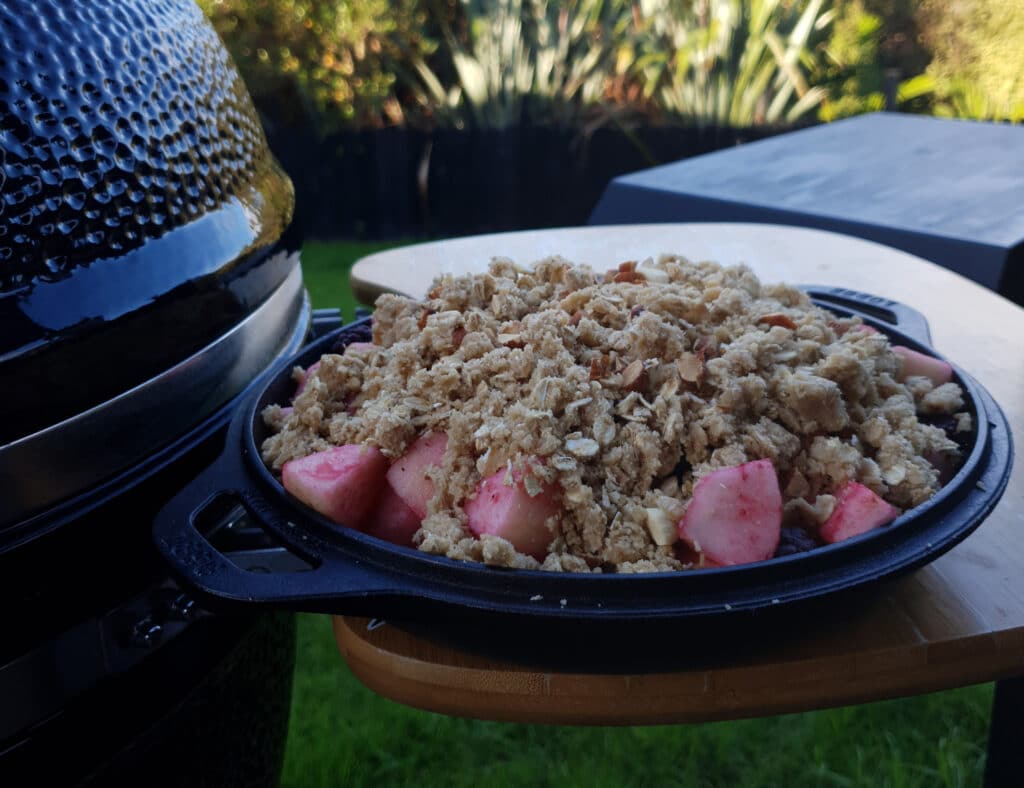 Apple n Berry Crumble - Recipes - Char-Griller